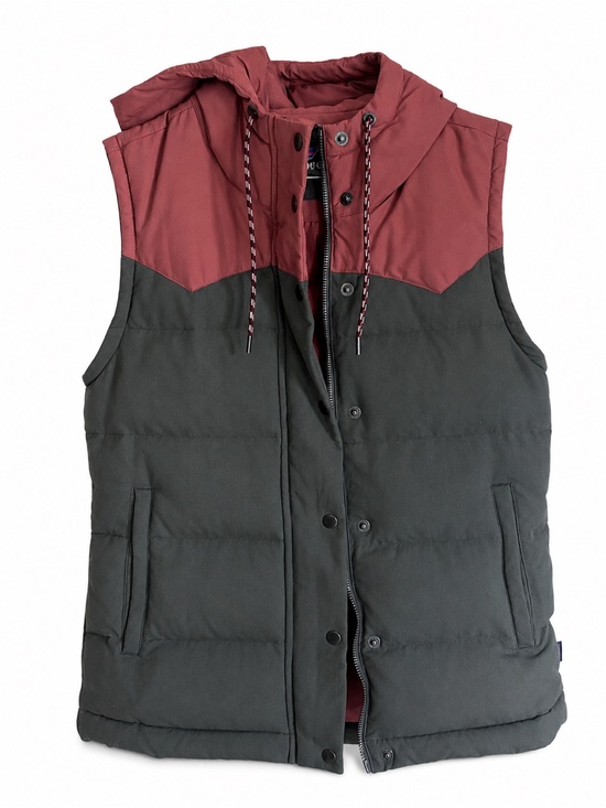 Patagonia Jackets & Blazers - NEW Patagonia Bivy Two-Tone Hooded Puffer Vest in Rosewood and Charcoal XS